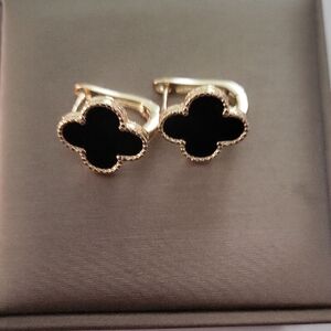 Black Clover-Shaped Gold Trim Clip-On Earrings